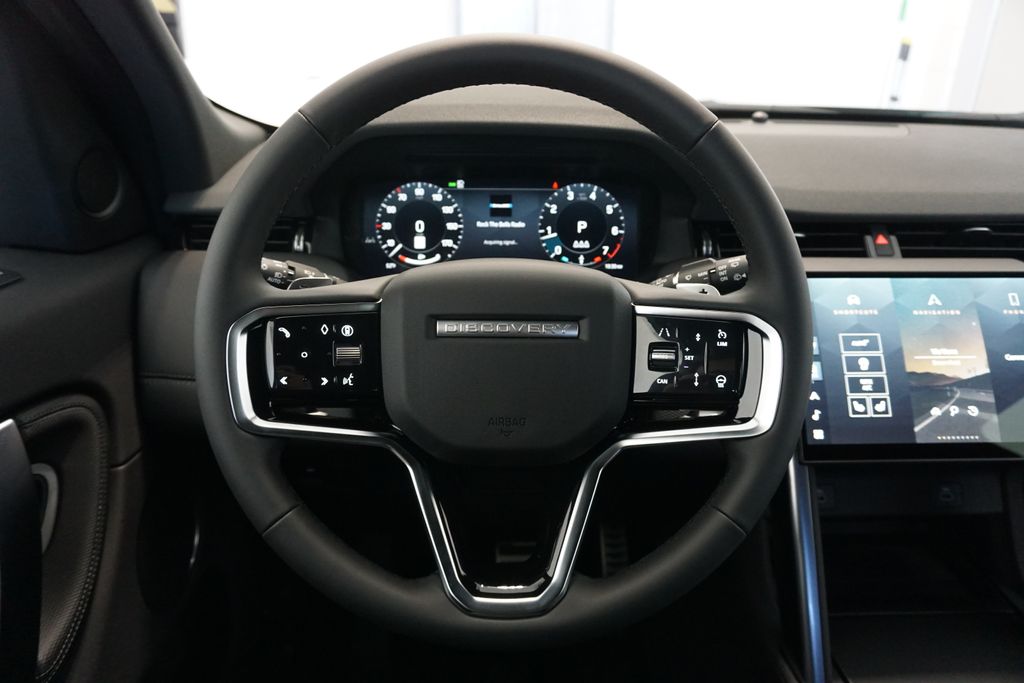 2025 Land Rover Discovery Sport SE photo 9