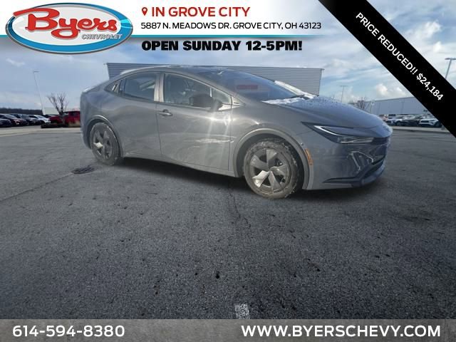 2024 Toyota Prius LE's photo