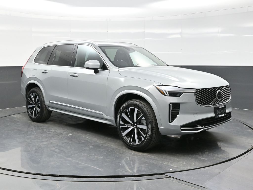 2026 Volvo XC90 Core's photo