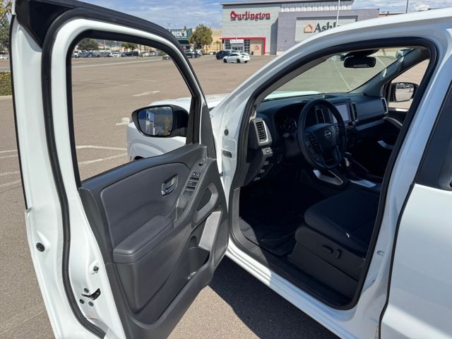 2022 Nissan Frontier SV photo 21