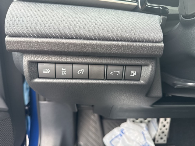 2025 Toyota Camry SE photo 4