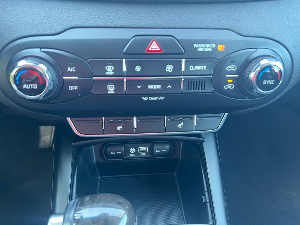 2017 Kia Sorento LX photo 24