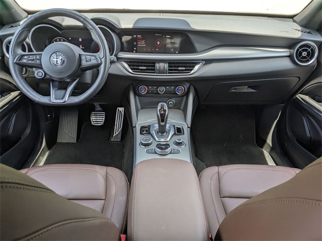 2024 Alfa Romeo Stelvio Ti photo 18