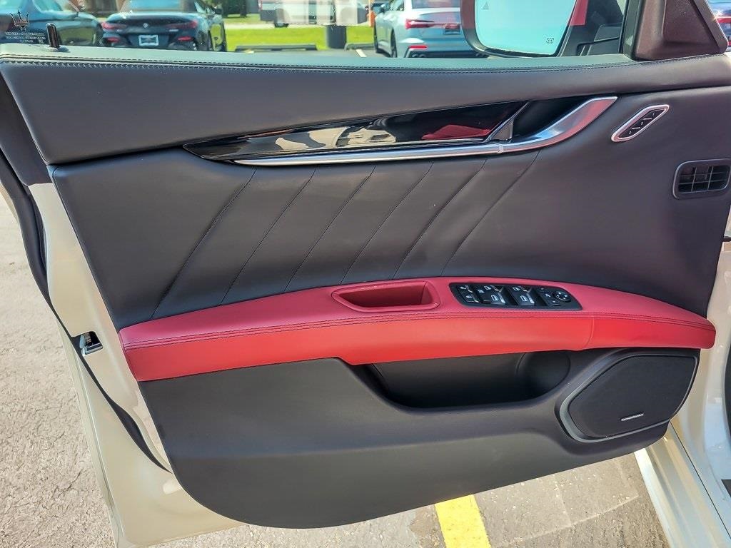 2022 Maserati Ghibli Modena Q4 photo 15