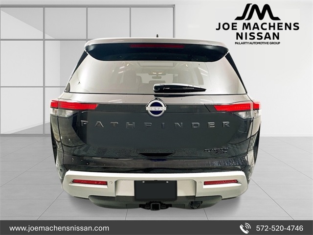 2025 Nissan Pathfinder Platinum photo 3