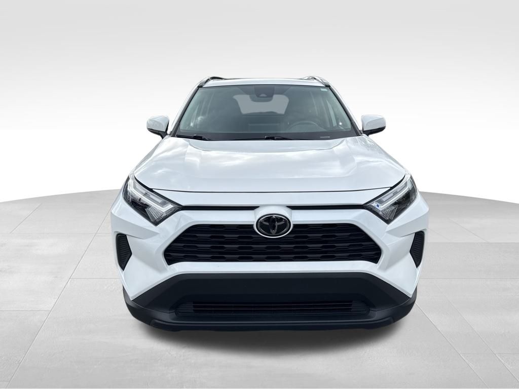 2025 Toyota RAV4 XLE photo 2