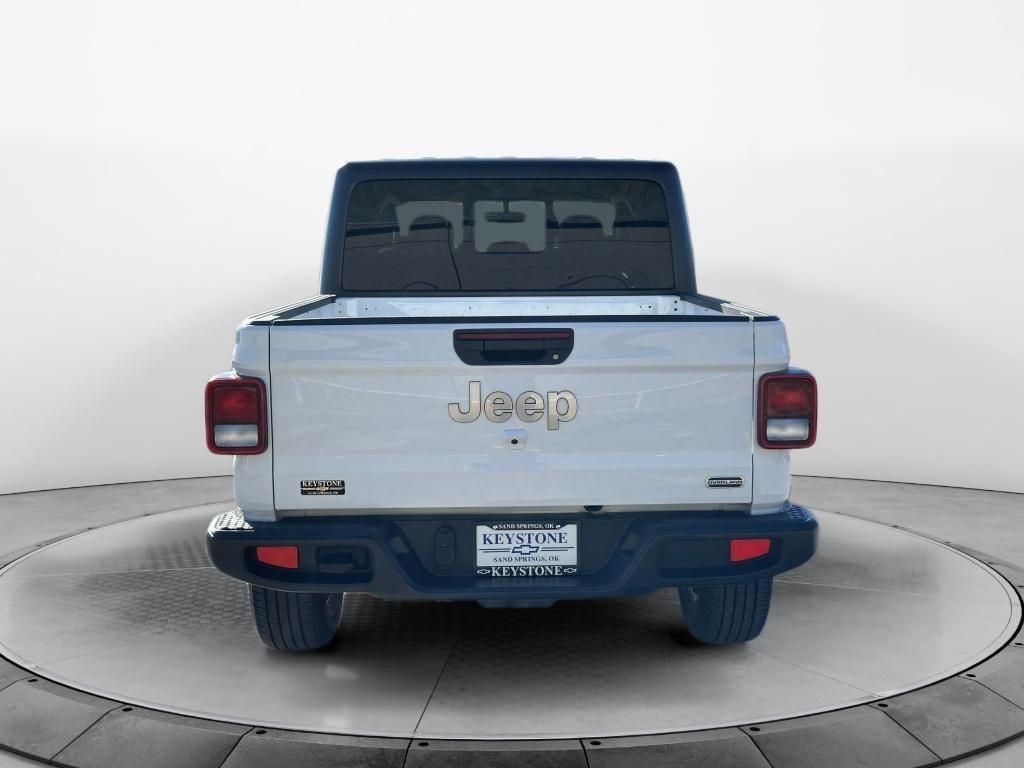 Used 2023 White Jeep Overland 4x4 image 4