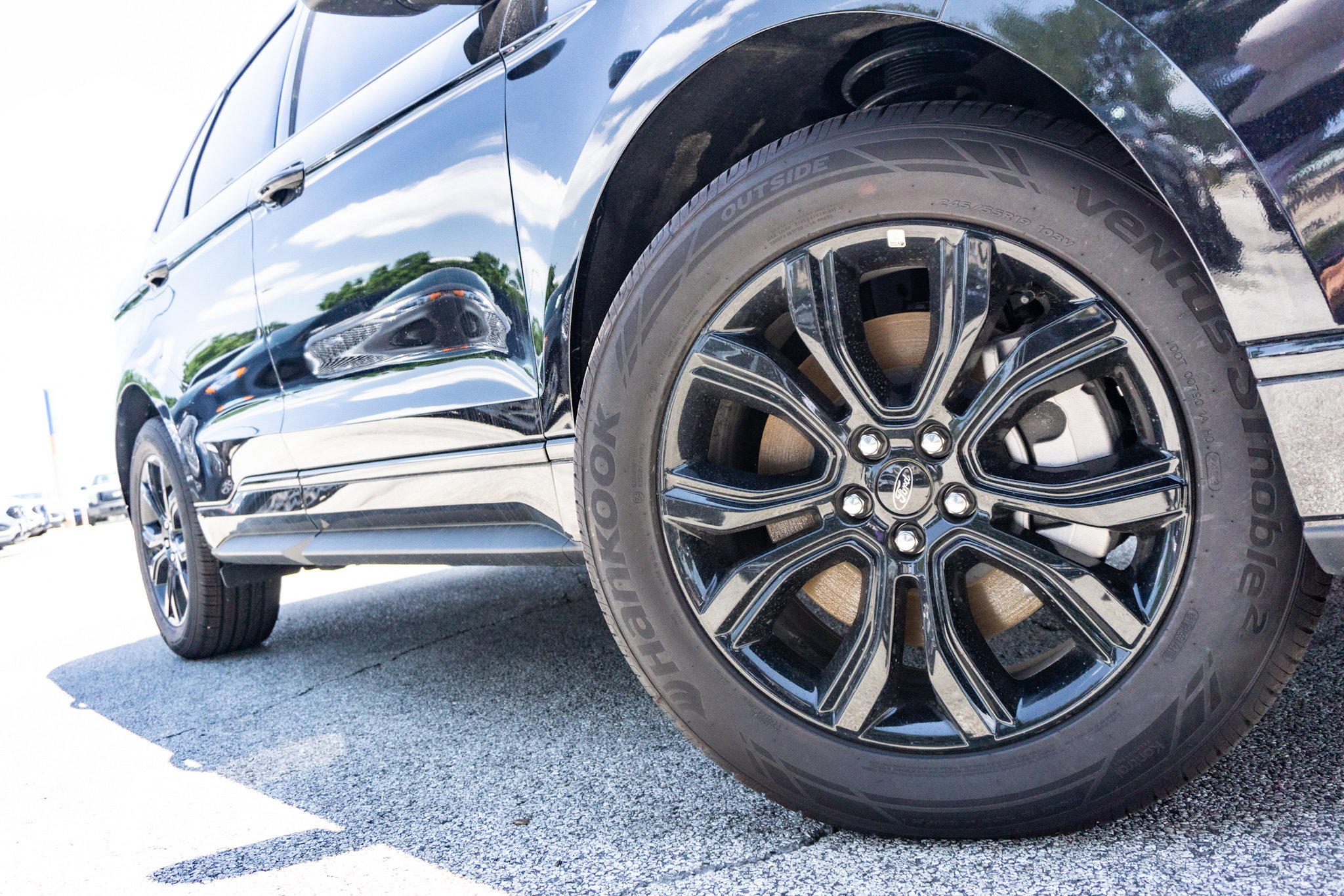 2024 Ford Edge SE photo 2