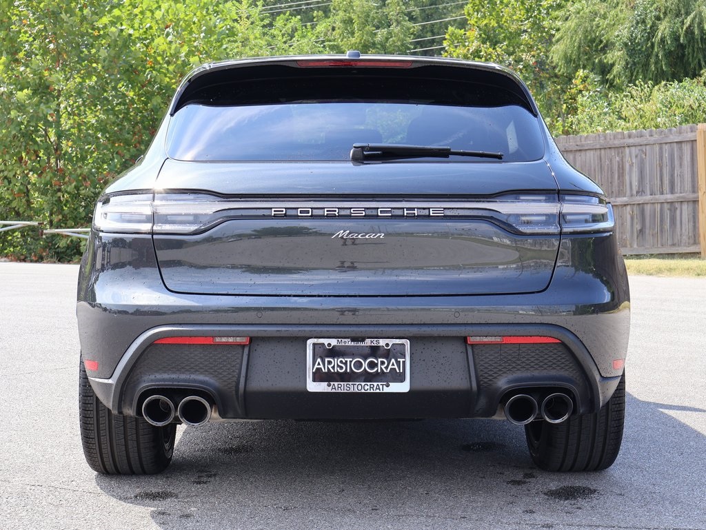 2025 Porsche Macan T photo 6
