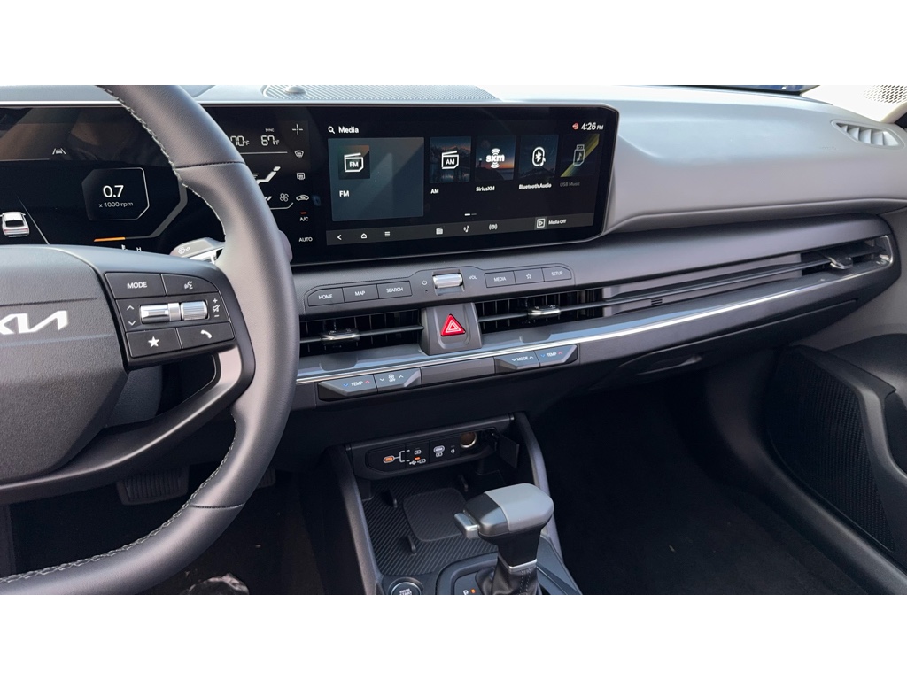 2025 Kia K4 EX photo 14