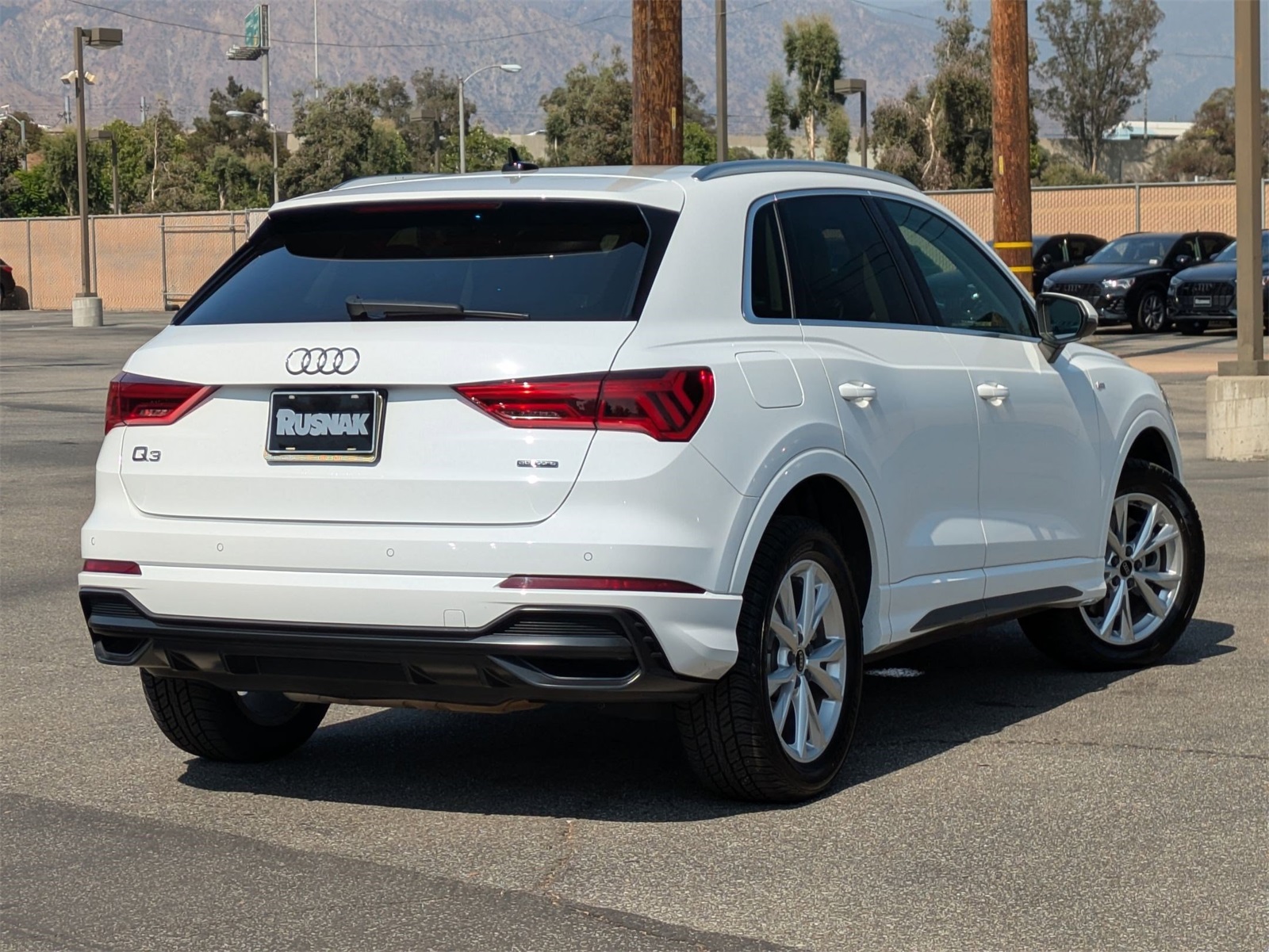 2022 Audi Q3 S line Premium photo 4