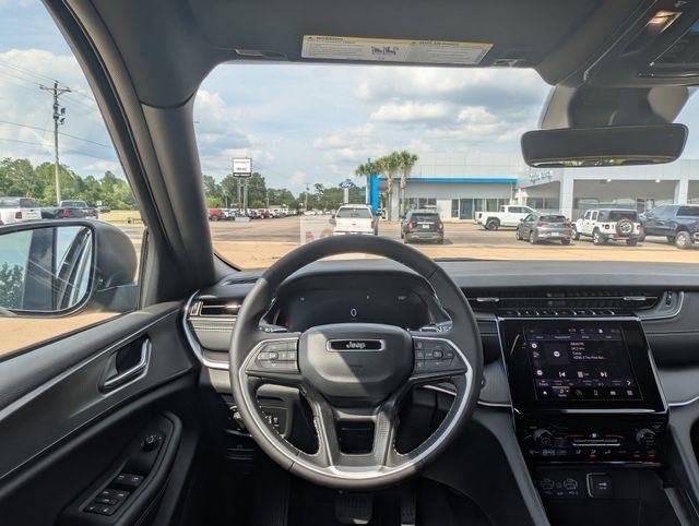 2025 Jeep Grand Cherokee Laredo X photo 25
