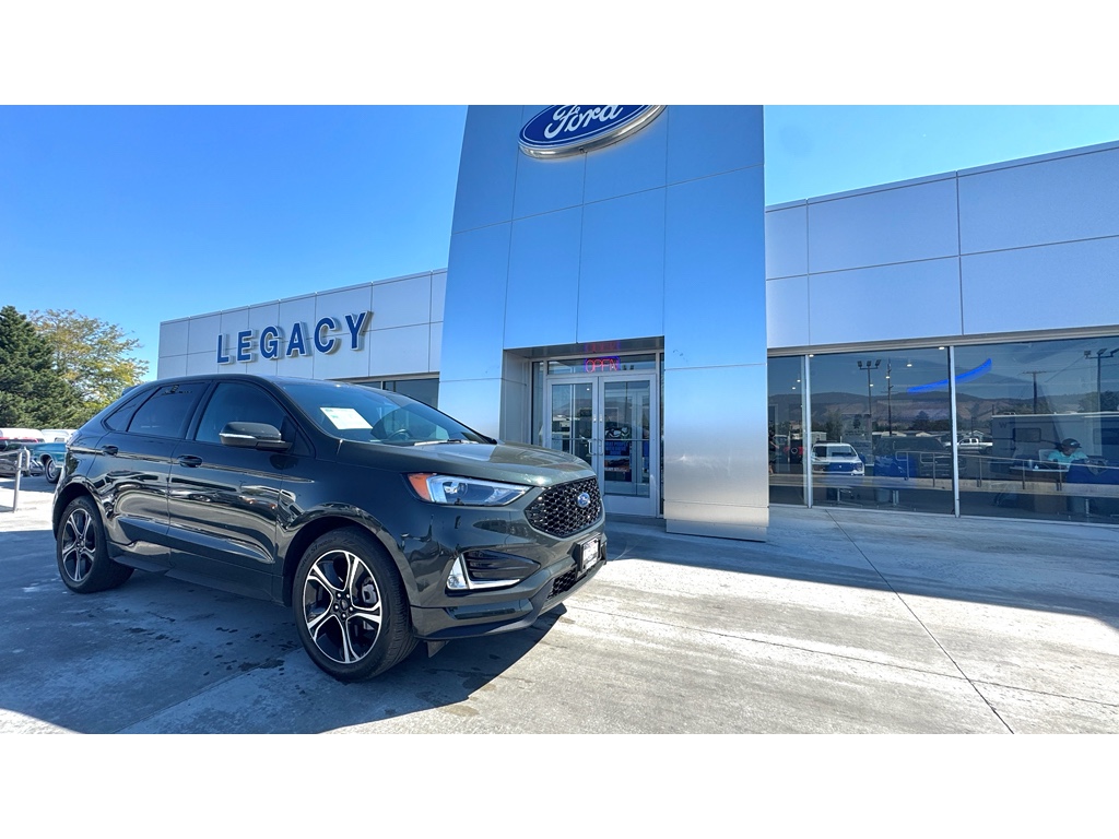2023 Ford Edge ST's photo