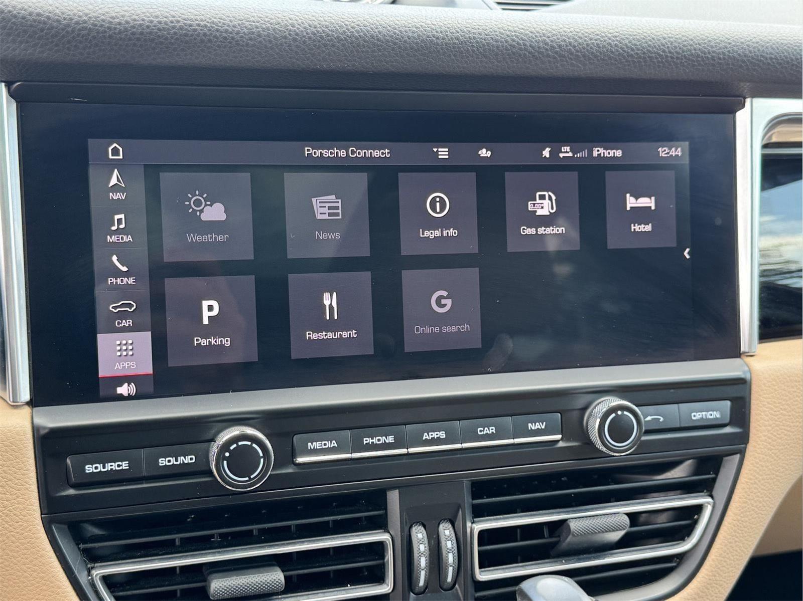 2021 Porsche Macan Base photo 47