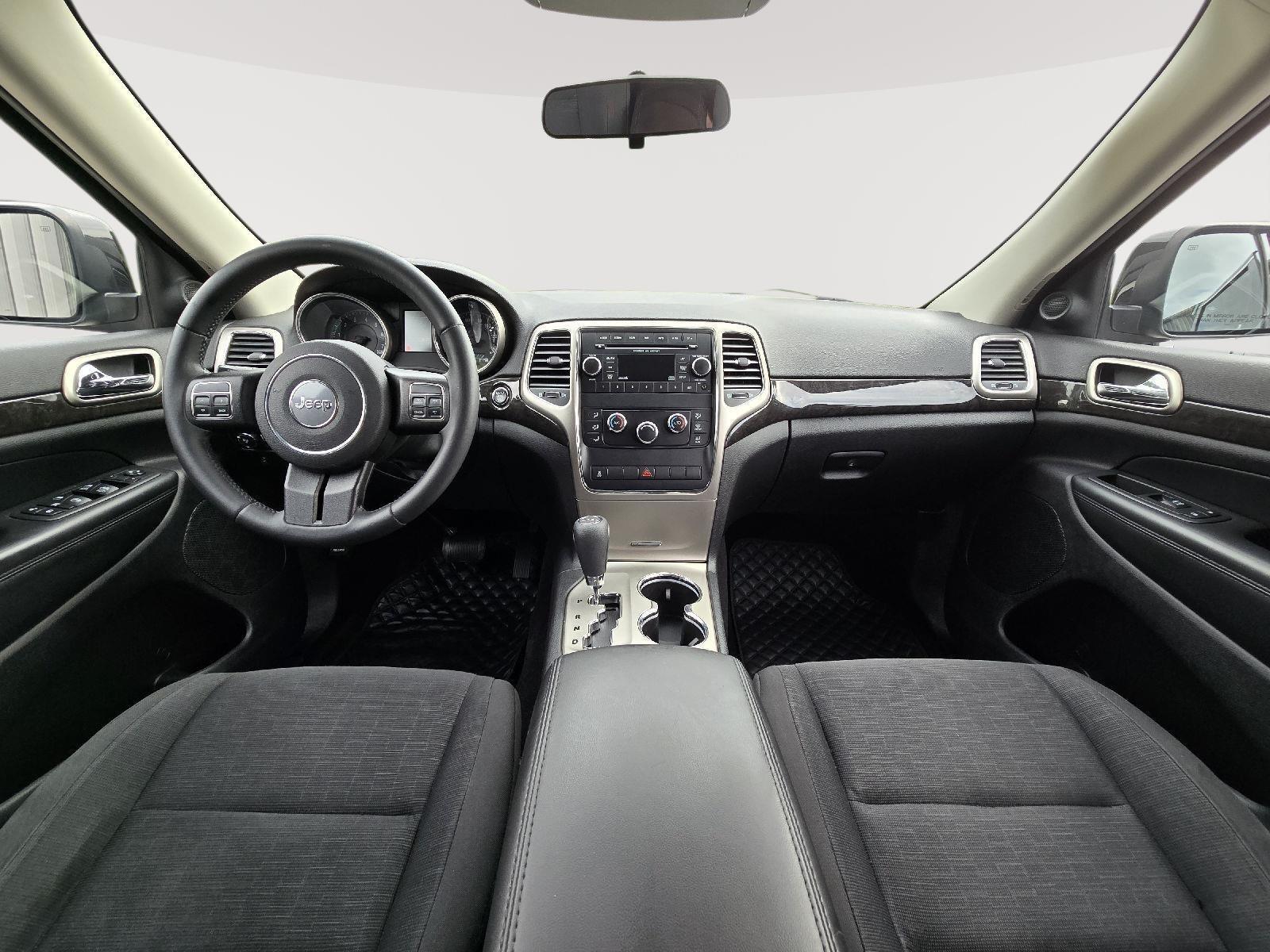 2013 Jeep Grand Cherokee Laredo photo 21