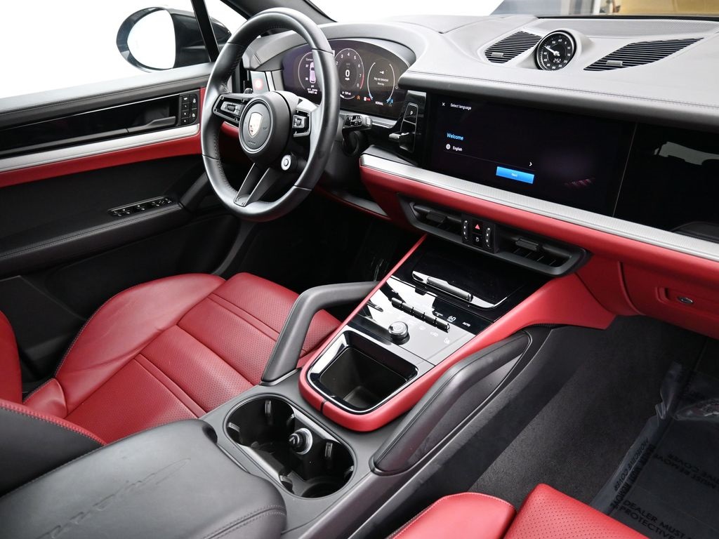 2024 Porsche Cayenne S photo 20