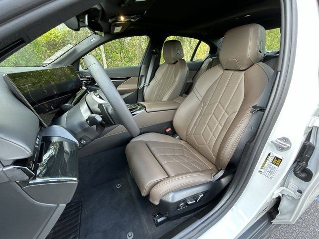 2025 Bmw 530i photo 12