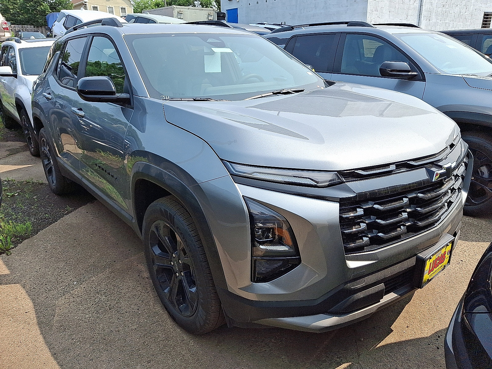2026 Chevrolet Equinox LT photo 2