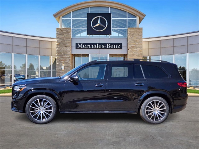 2025 Mercedes Benz GLS 450 4MATIC photo 2