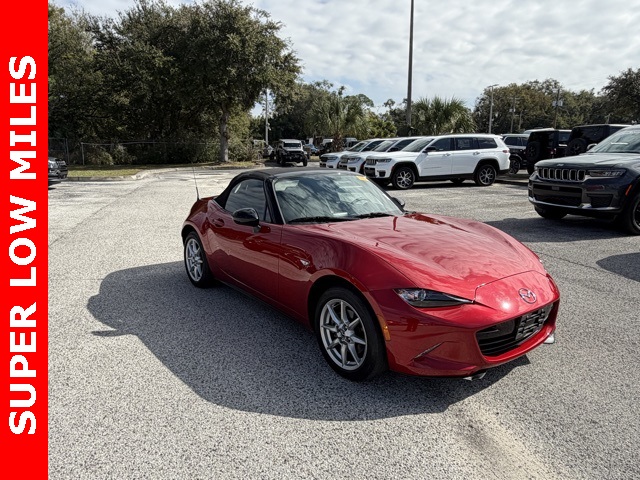 2017 Mazda MX-5 Miata Sport's photo