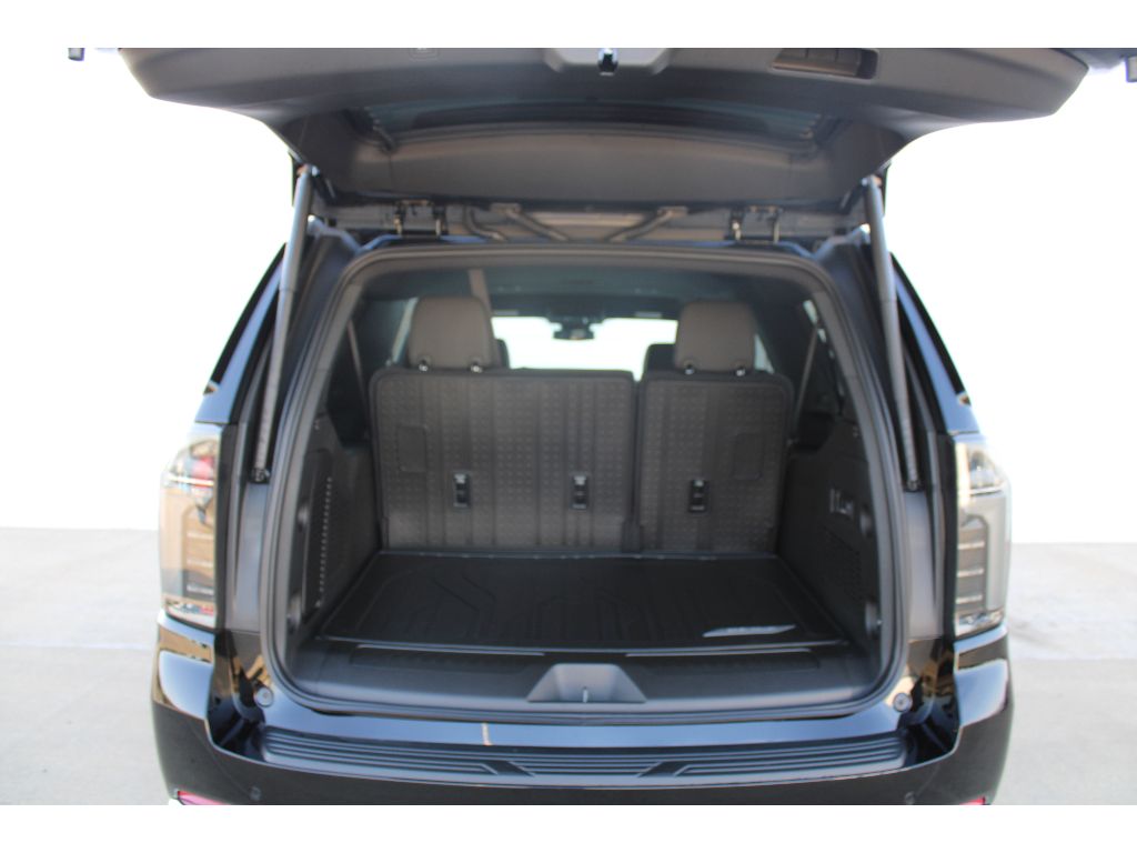 2026 Chevrolet Suburban LT photo 20