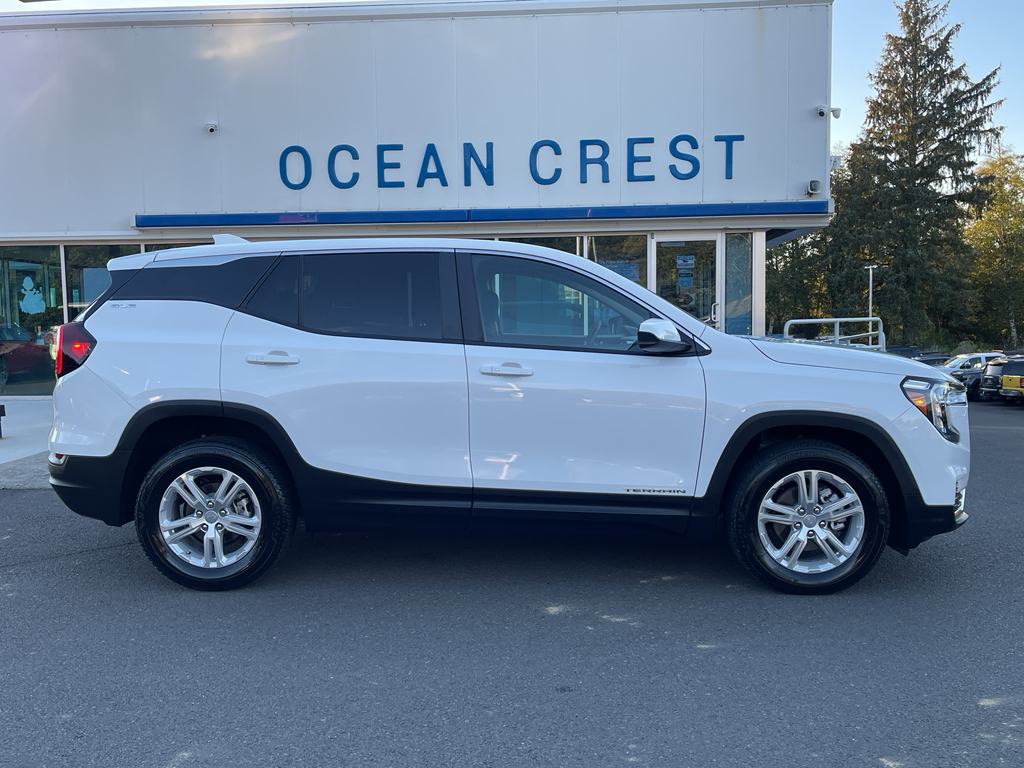 2024 GMC Terrain SLE's photo