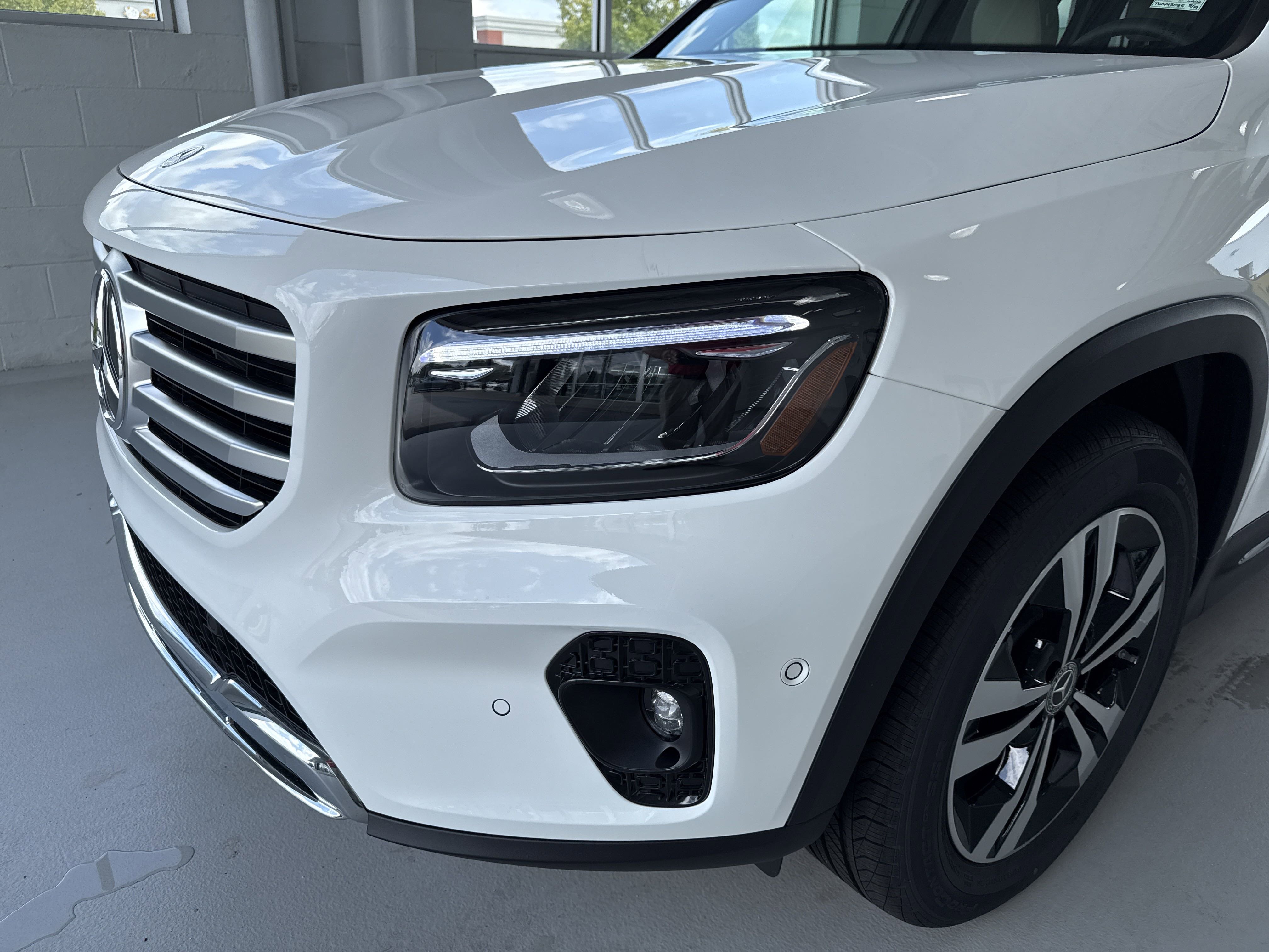 2026 Mercedes Benz GLB 250 photo 2