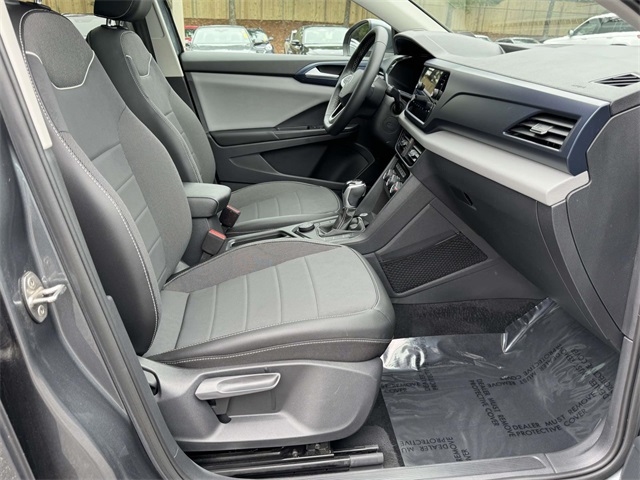 2023 Volkswagen Taos SE photo 16