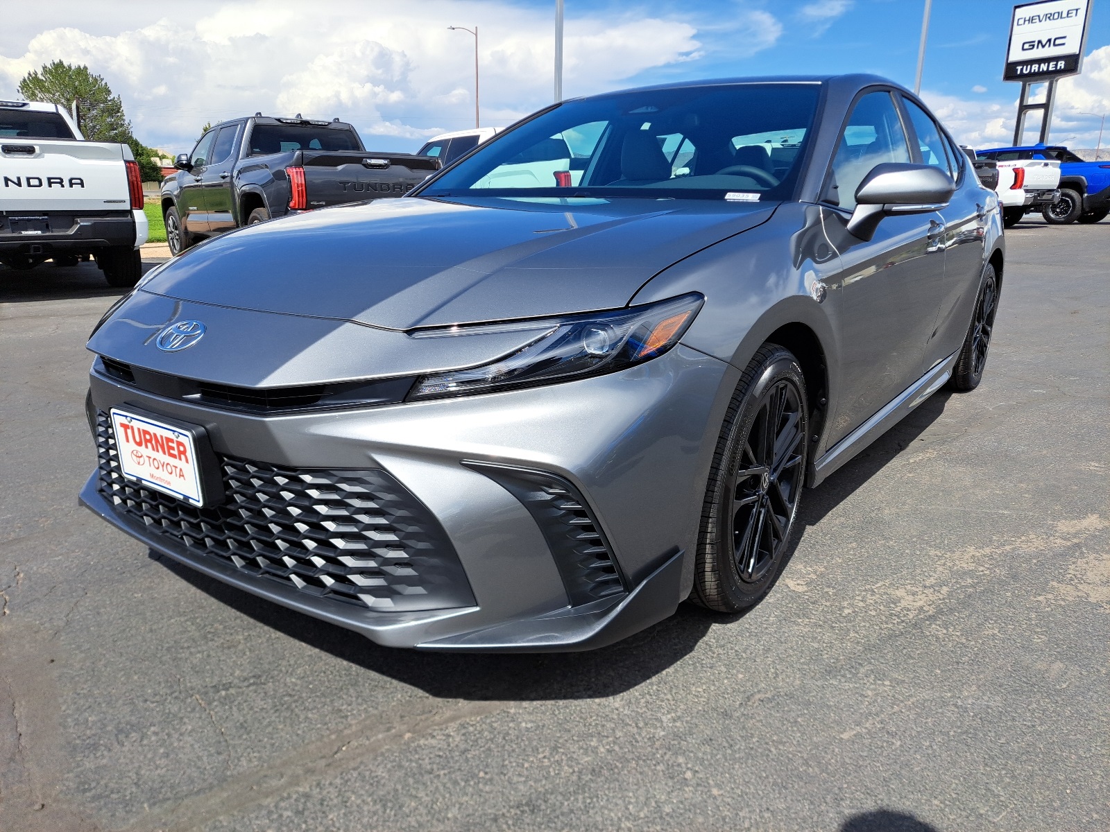 2025 Toyota Camry SE photo 8