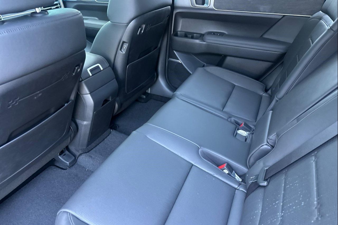 2025 Hyundai Santa Fe Limited photo 13