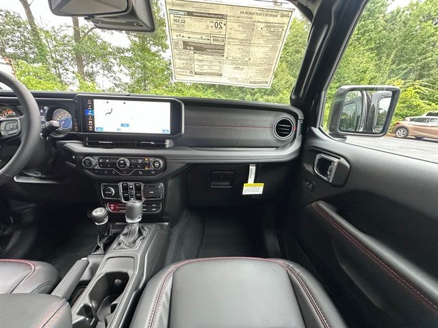 2025 Jeep Wrangler Rubicon photo 27
