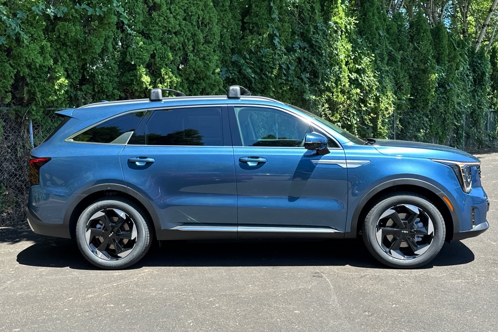 2025 Kia Sorento EX photo 2