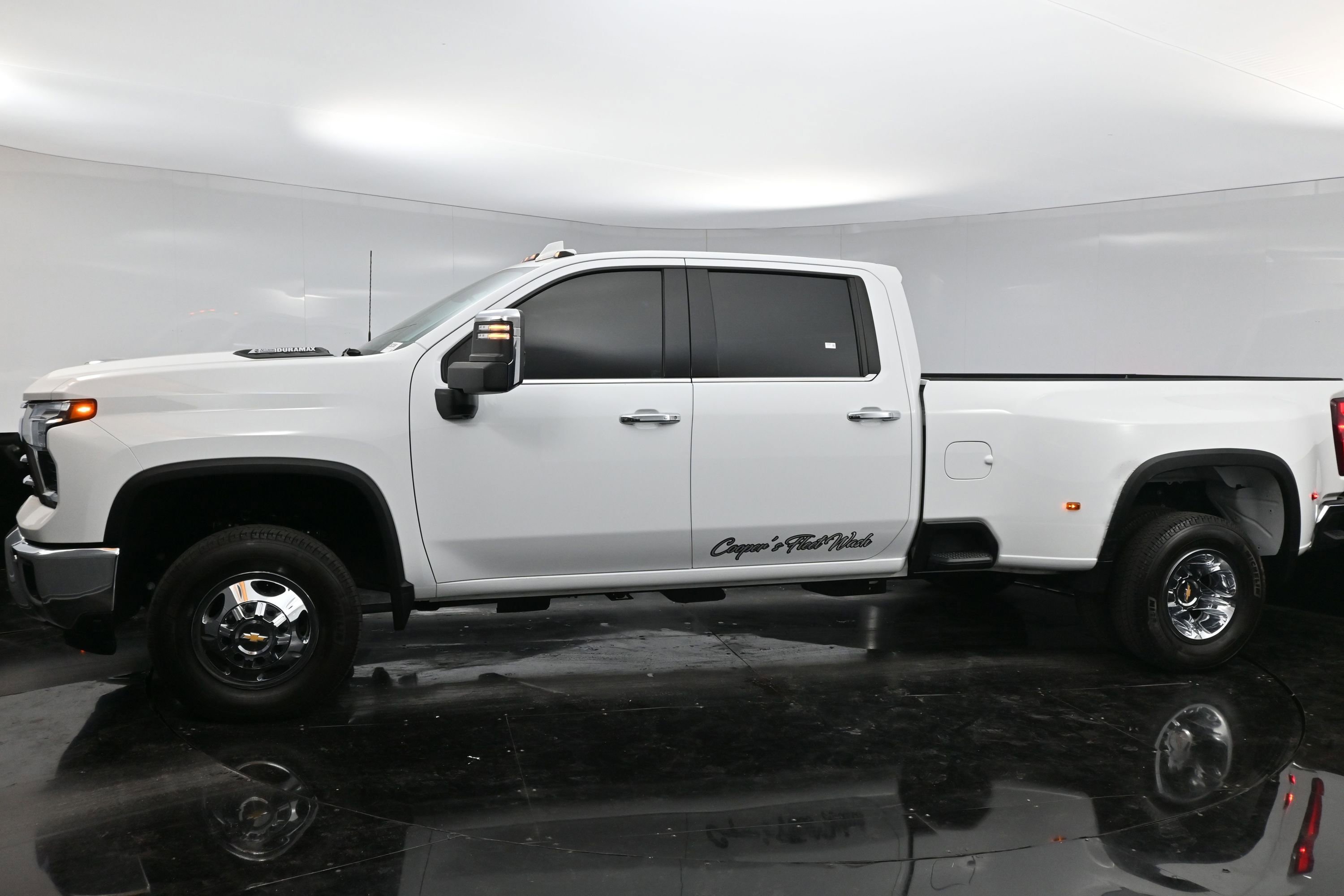 2024 Chevrolet Silverado 3500HD LTZ photo 3