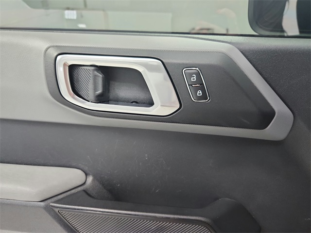 2023 Ford Bronco Base photo 33