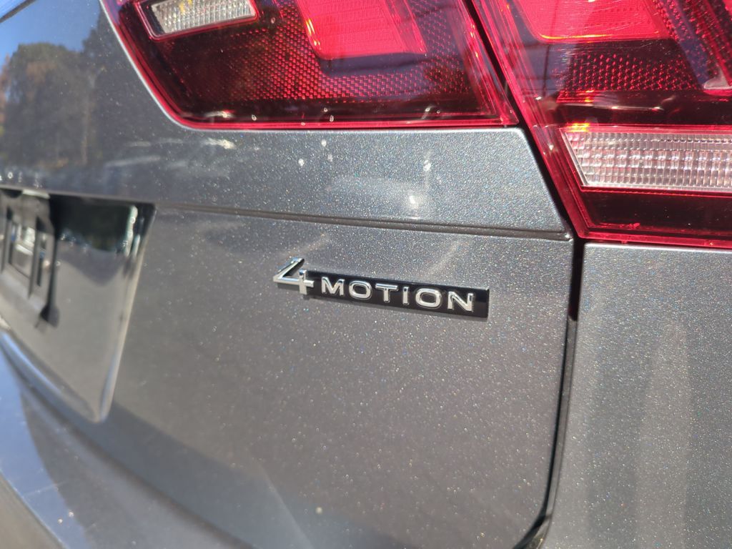 2022 Volkswagen Tiguan SE photo 7