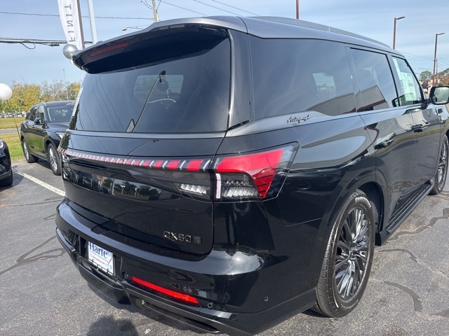 2026 Infiniti QX80 photo 3