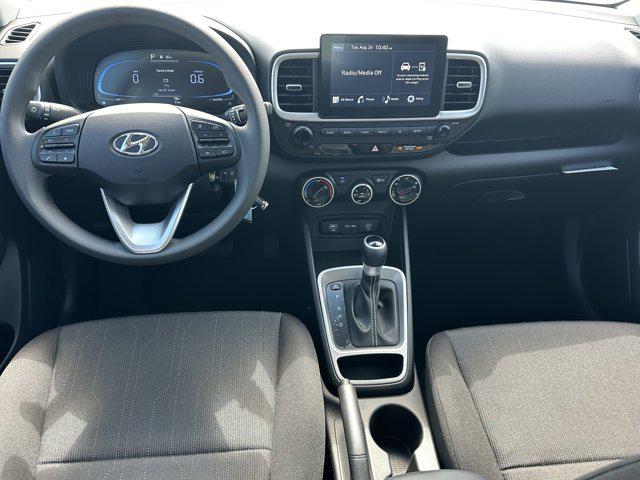 2025 Hyundai Venue SE photo 17