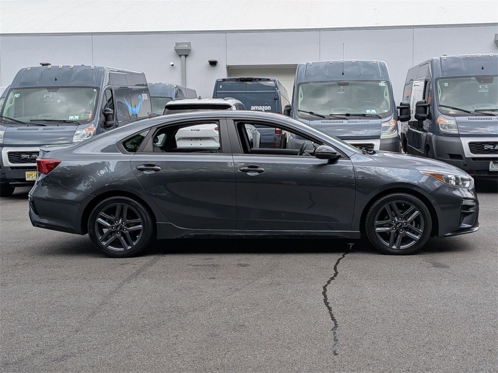 2021 Kia Forte GT-Line photo 2