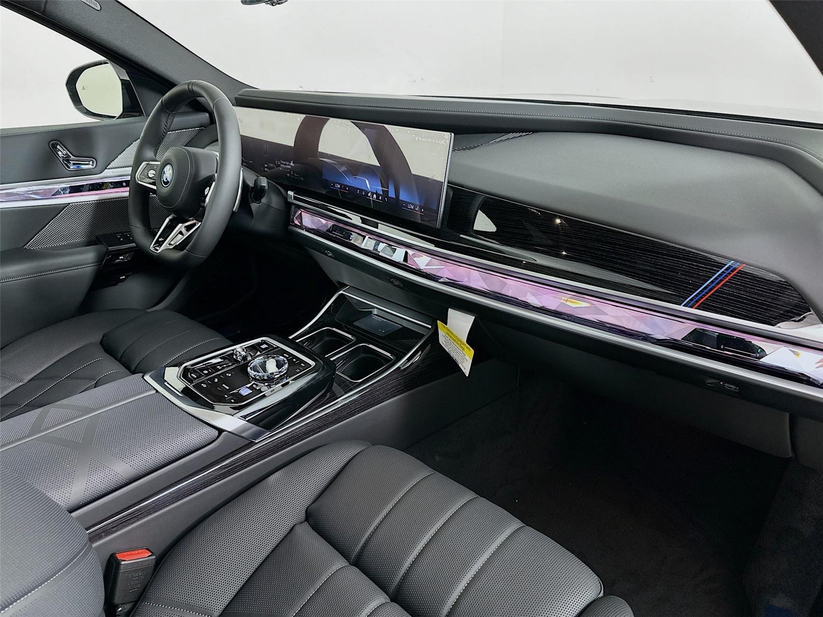 2026 Bmw 750e photo 30