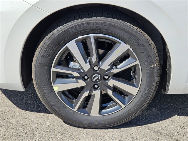 2025 Nissan Versa SV photo 4