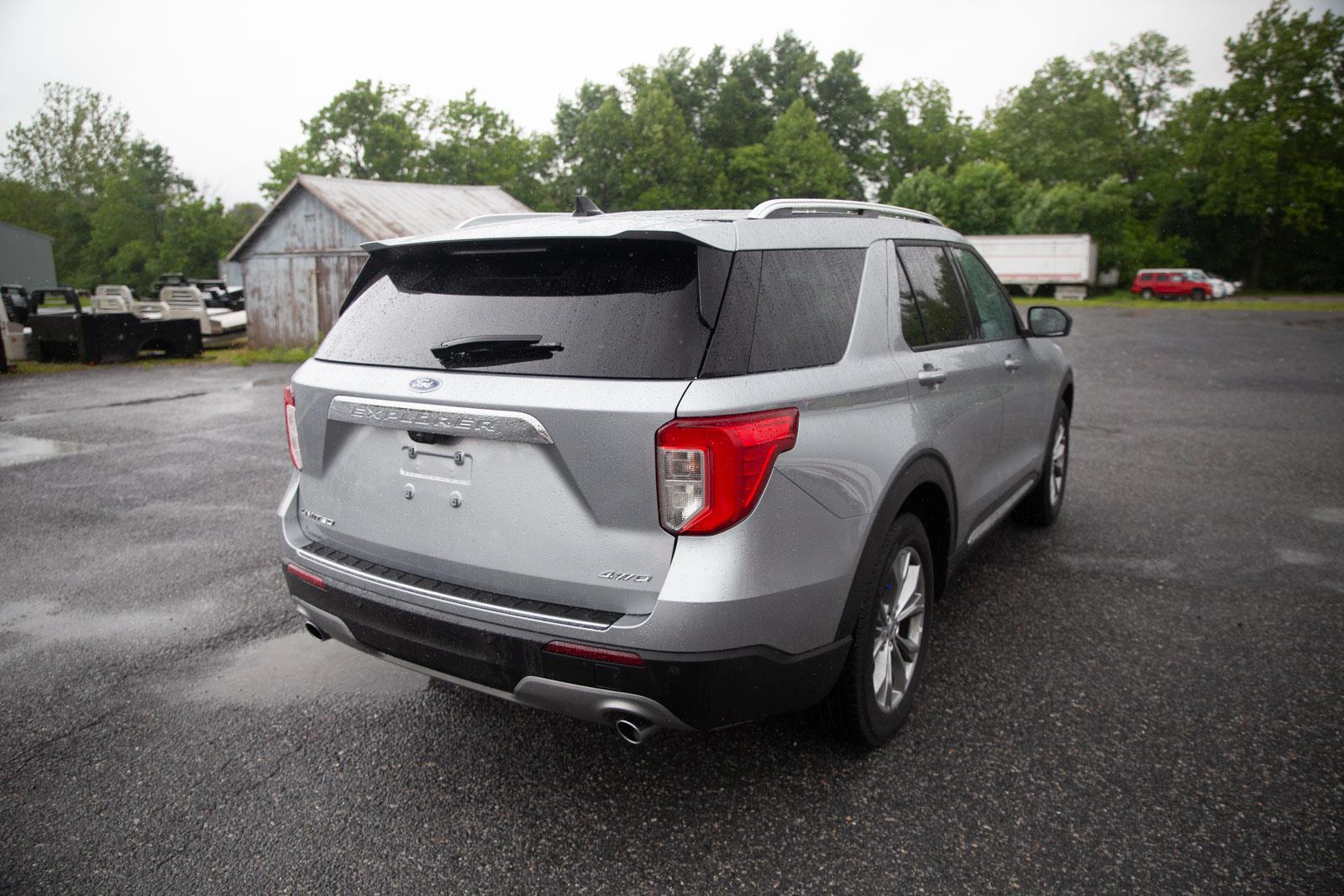 2023 Ford Explorer Limited photo 3
