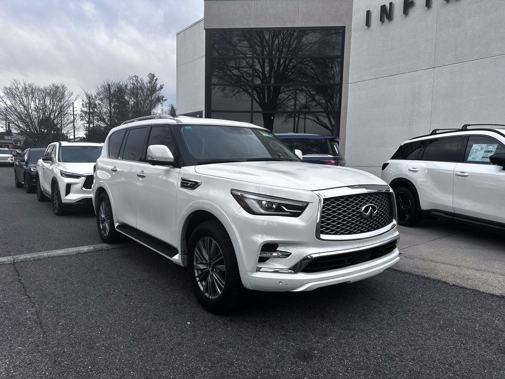 2024 INFINITI QX80 Luxe 4WD's photo