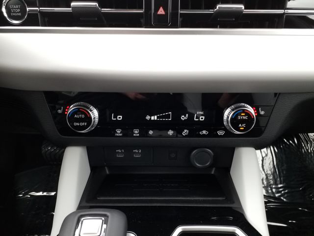 2025 Mitsubishi Outlander SE photo 15