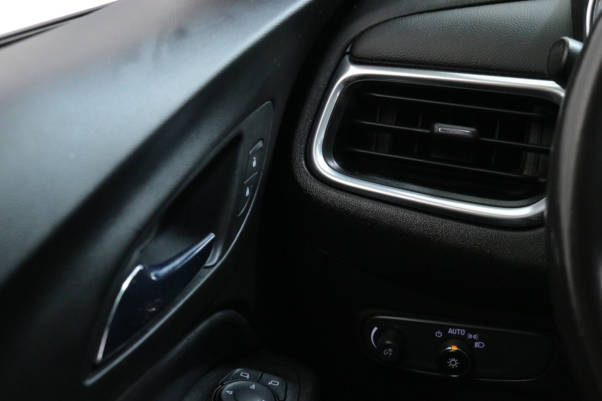 2022 Chevrolet Equinox LT photo 13