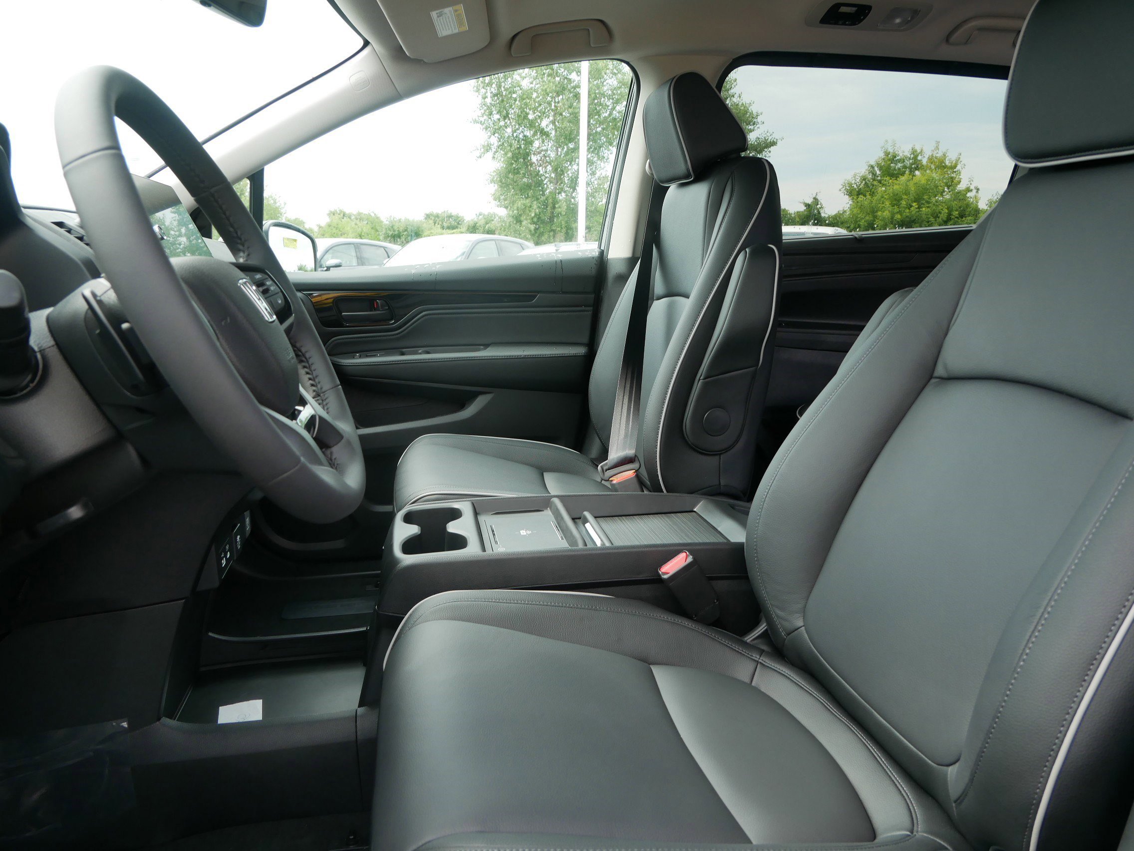 2026 Honda Odyssey Touring photo 9