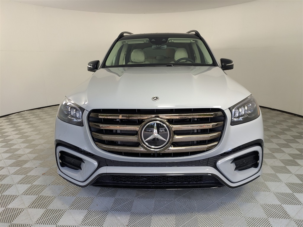 2026 Mercedes Benz GLS 450 4MATIC photo 2