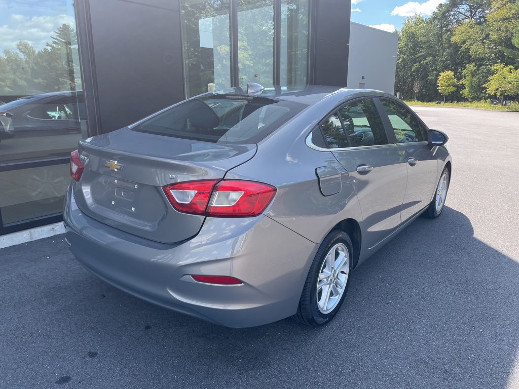 2018 Chevrolet Cruze LT photo 4
