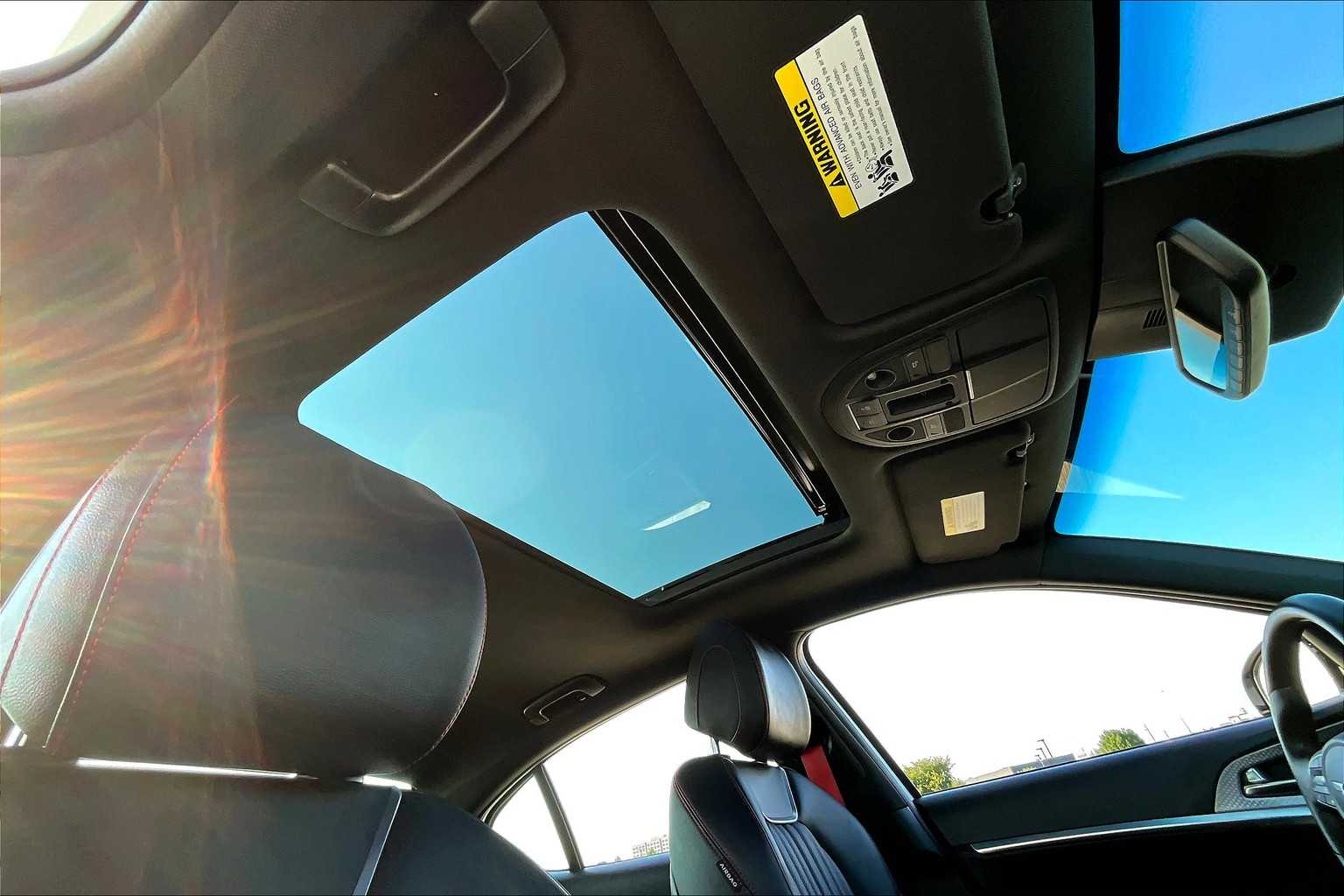 2023 Genesis G70 3.3T photo 12