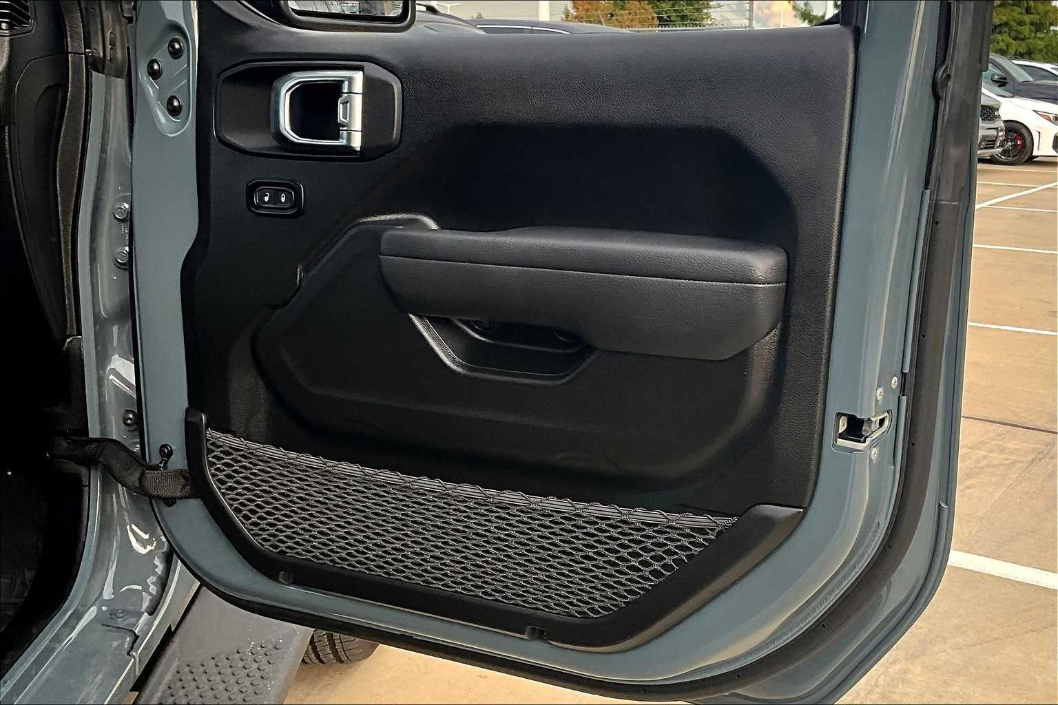 2025 Jeep Wrangler Sport photo 18
