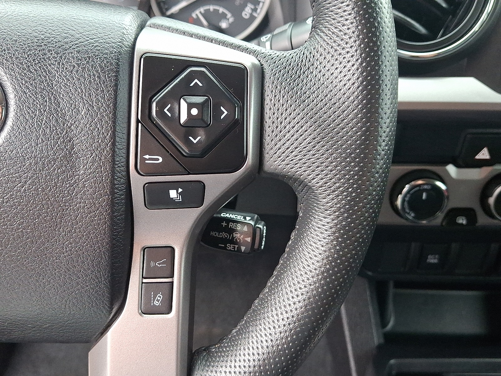 2023 Toyota Tacoma SR5 photo 22